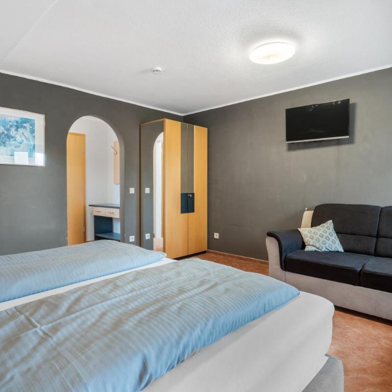 Hotel Alpenrose - Doppelzimmer mit Balkon - 7