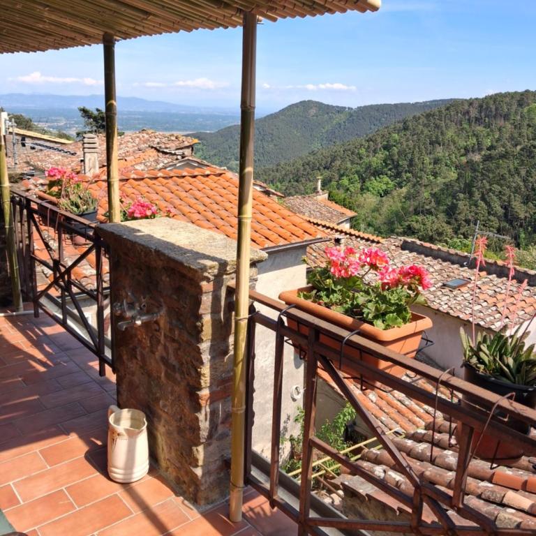Attic with balcony at Locanda del Capo - Camera King con Vista Montagne - 57
