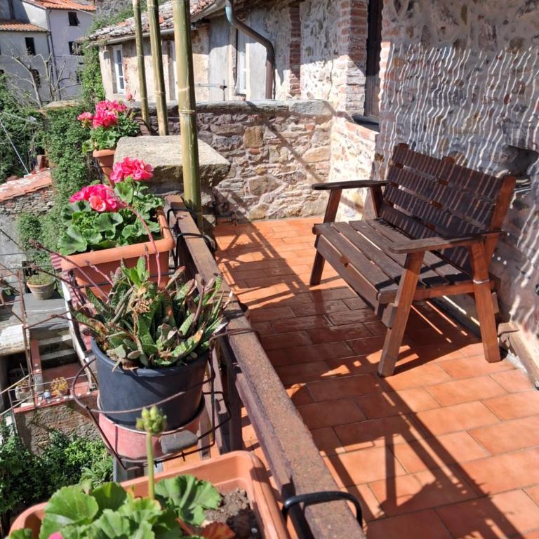 Attic with balcony at Locanda del Capo - Camera King con Vista Montagne - 60