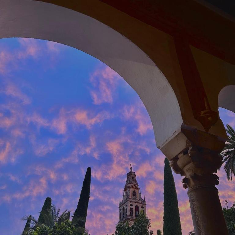 Gran apartamento centro Córdoba con parking gratis - Three-Bedroom Apartment - 54
