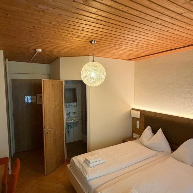 Waldhotel Unspunnen - Standard Dreibettzimmer - 4