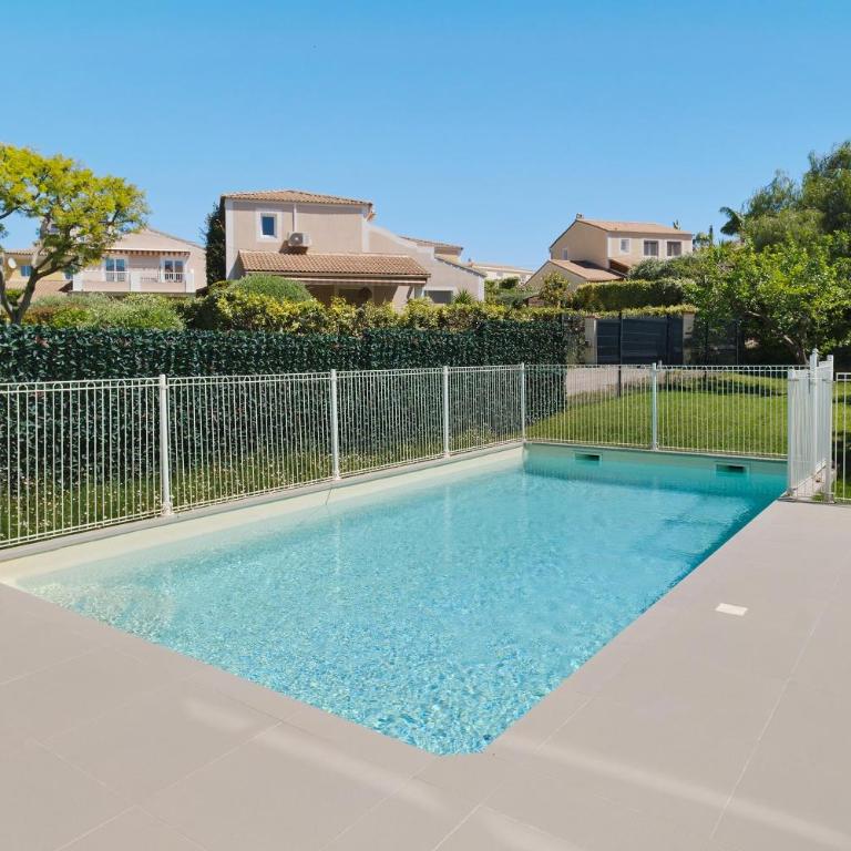 Cap Sud, Antibes 3Pcalme,piscine,pk - Two-Bedroom Deluxe Apartment with Garden View - 23