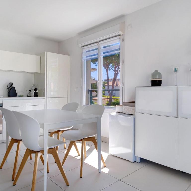 Cap Sud, Antibes 3Pcalme,piscine,pk - Two-Bedroom Deluxe Apartment with Garden View - 7