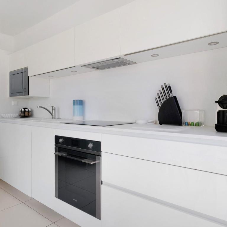 Cap Sud, Antibes 3Pcalme,piscine,pk - Two-Bedroom Deluxe Apartment with Garden View - 8