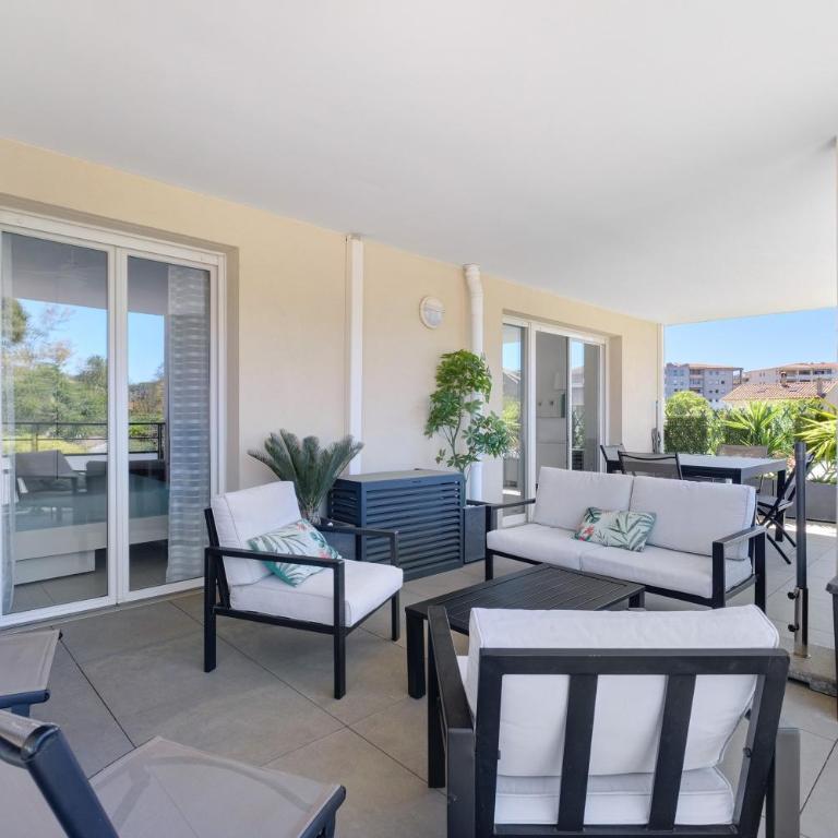 Cap Sud, Antibes 3Pcalme,piscine,pk - Two-Bedroom Deluxe Apartment with Garden View - 22