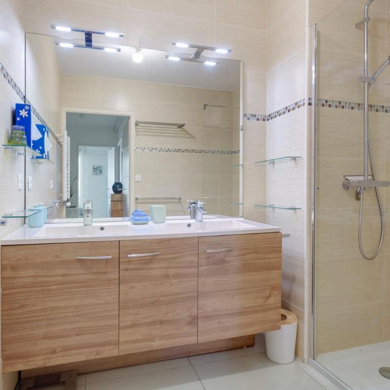 Cap Sud, Antibes 3Pcalme,piscine,pk - Two-Bedroom Deluxe Apartment with Garden View - 12