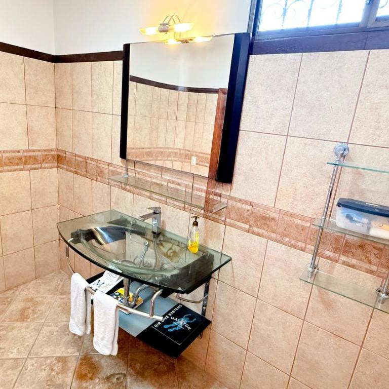 Galapagos Family Vacation 3 bedrooms 7 guests Centrally located and ocean view - Three-Bedroom Townhouse - 66