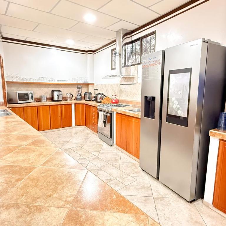 Galapagos Family Vacation 3 bedrooms 7 guests Centrally located and ocean view - Three-Bedroom Townhouse - 70