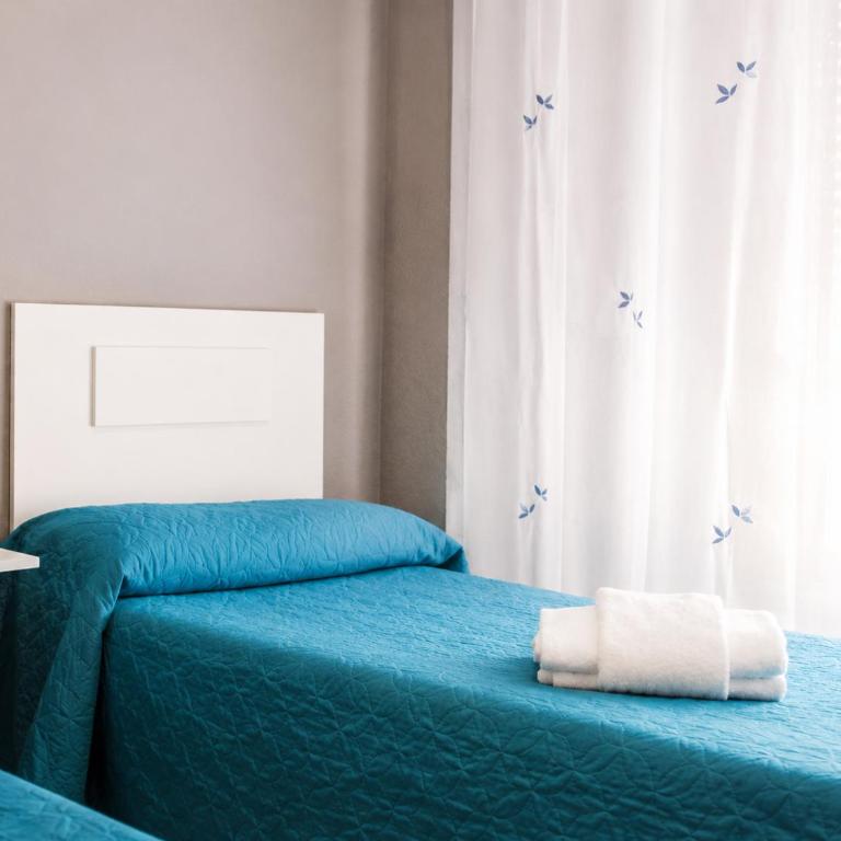 Vacansis Habitaciones de Hostal a Primera linea de playa en Cullera - Single Room with Shared Bathroom - 2