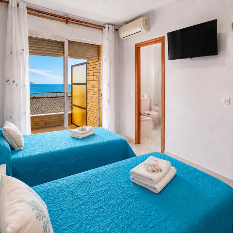Vacansis Habitaciones de Hostal a Primera linea de playa en Cullera - Twin Room with Private Bathroom - 4