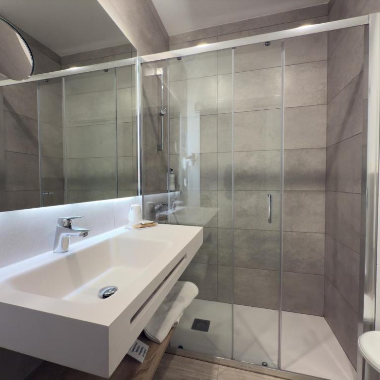 Hotel Nereida - Double or Twin Room with Pool View - 2
