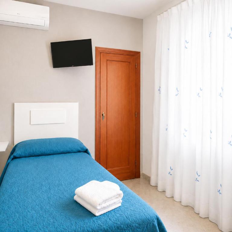 Vacansis Habitaciones de Hostal a Primera linea de playa en Cullera - Single Room with Shared Bathroom - 8
