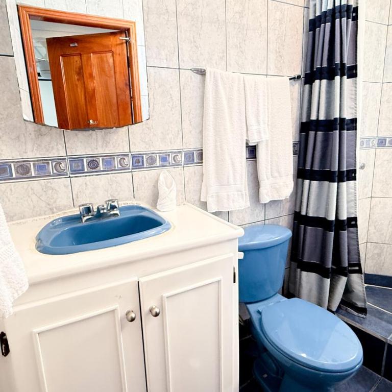 Galapagos Family Vacation 3 bedrooms 7 guests Centrally located and ocean view - Three-Bedroom Townhouse - 18