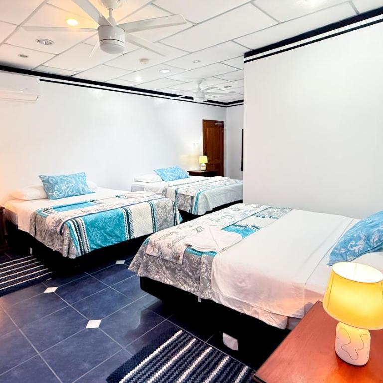 Galapagos Family Vacation 3 bedrooms 7 guests Centrally located and ocean view - Three-Bedroom Townhouse - 49