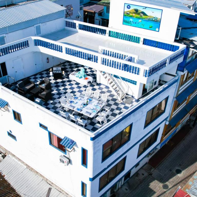 Galapagos Family Vacation 3 bedrooms 7 guests Centrally located and ocean view - Three-Bedroom Townhouse - 11