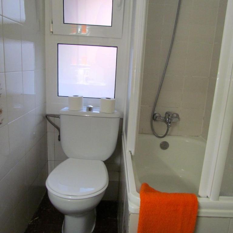 Barcelona City Street Hostal - Twin Room - 5