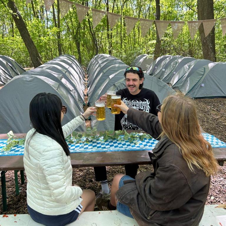 Munich Oktoberfest on a Budget including breakfast - Tenda - 8