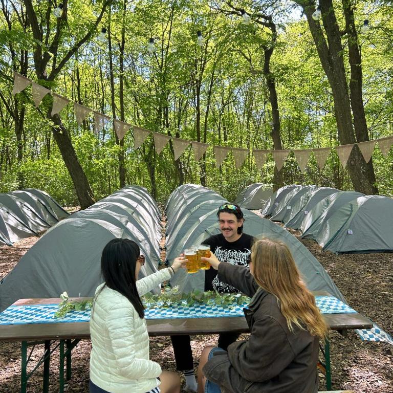 Munich Oktoberfest on a Budget including breakfast - Tenda - 10