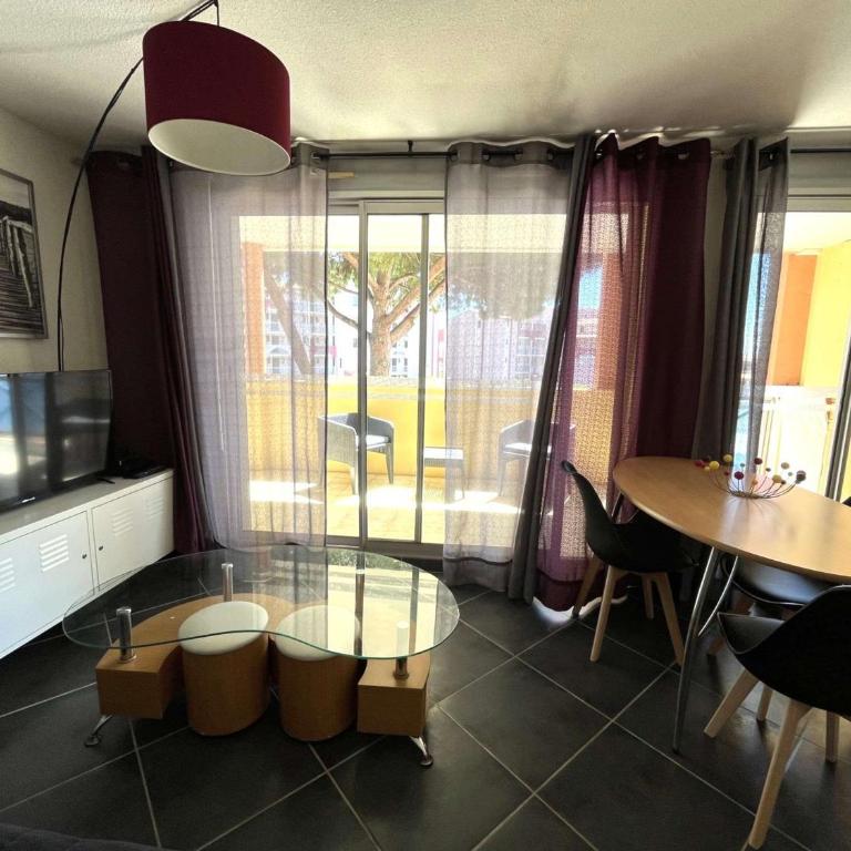 Splendide T3 rénové avec piscine et parking à 100m de la mer, 6 pers, terrasse, WIFI - FR-1-607-206 - Ferienhaus - 22