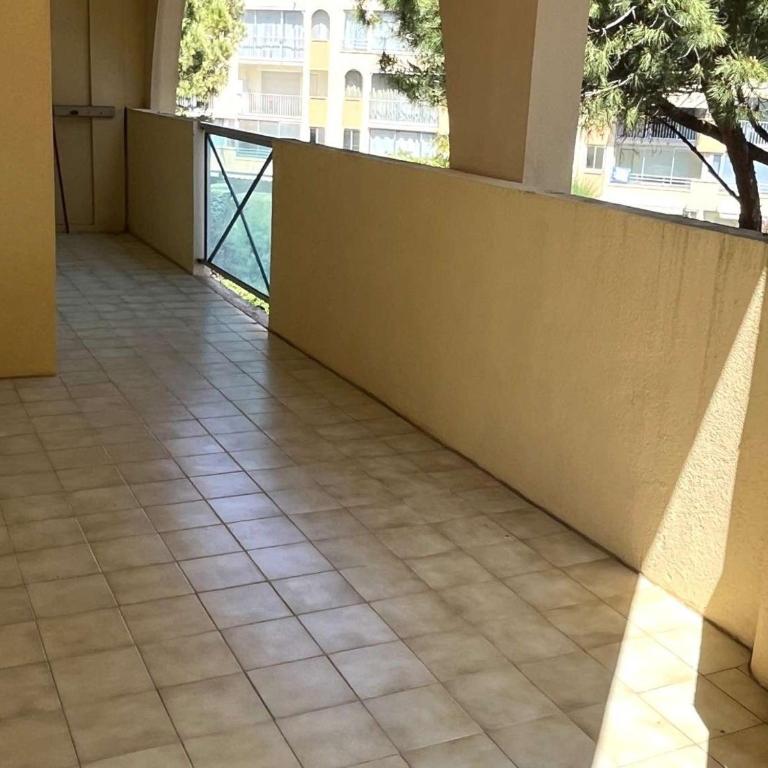 Splendide T3 rénové avec piscine et parking à 100m de la mer, 6 pers, terrasse, WIFI - FR-1-607-206 - Ferienhaus - 28