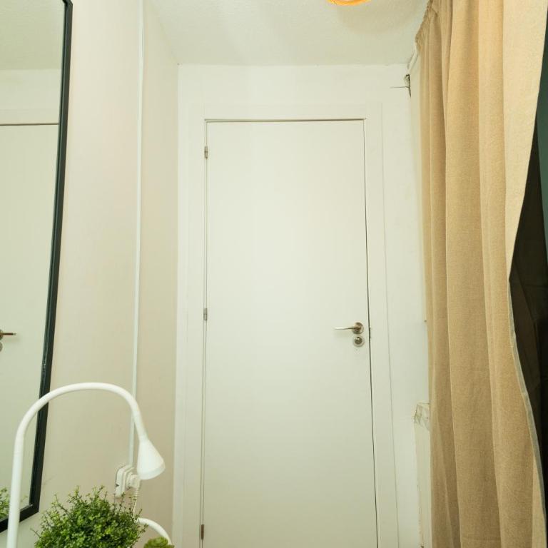 Plaza Angel Street, Private rooms - Single Room with Shared Bathroom - 5