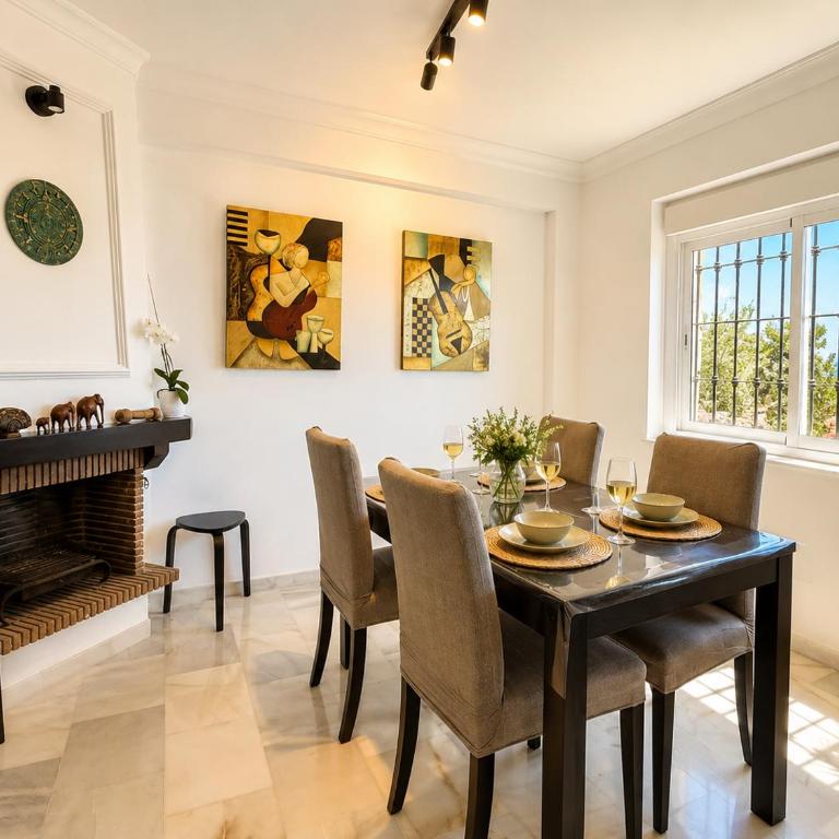 Torremolinos Sea View Townhouse, Pool, BBQ & Workspace - Magnolia Properties - Casa de 3 dormitorios - 3
