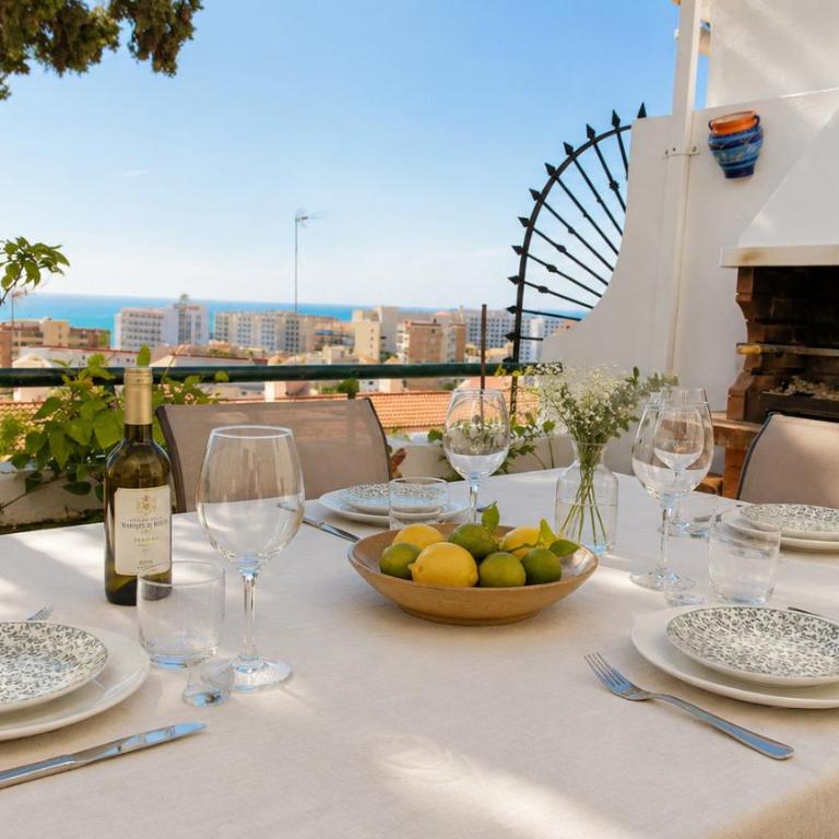 Torremolinos Sea View Townhouse, Pool, BBQ & Workspace - Magnolia Properties - Casa de 3 dormitorios - 1