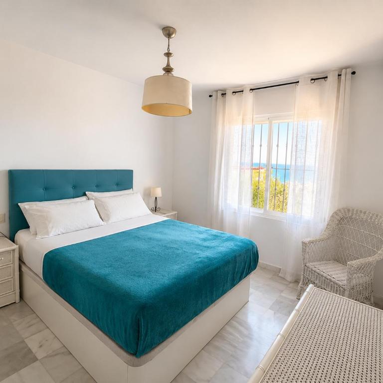 Torremolinos Sea View Townhouse, Pool, BBQ & Workspace - Magnolia Properties - Casa de 3 dormitorios - 8