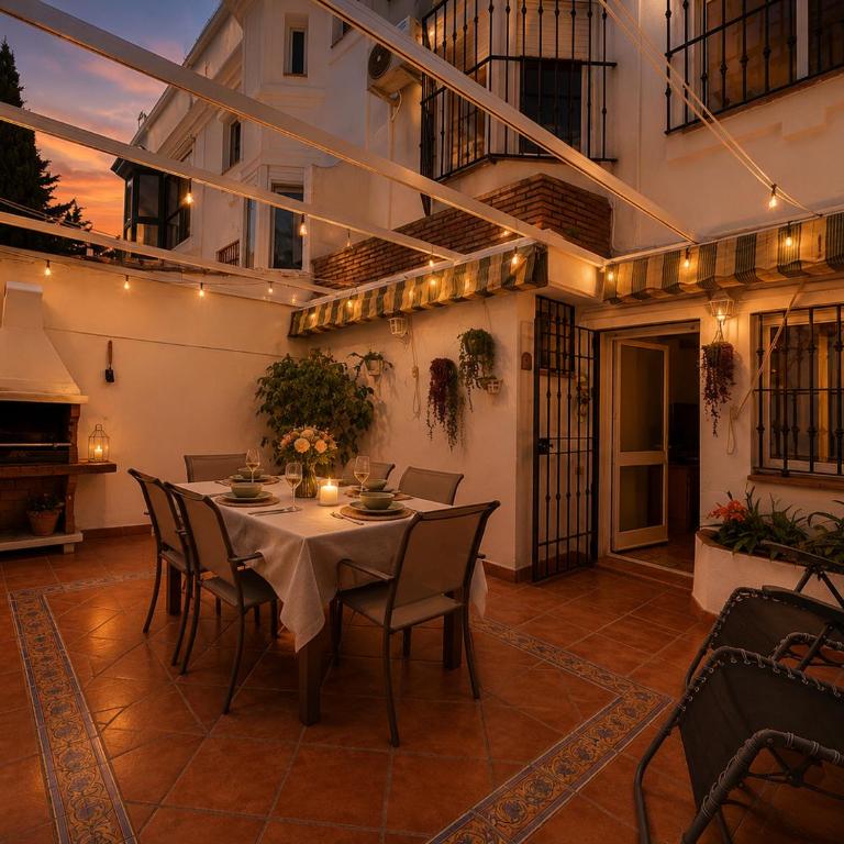Torremolinos Sea View Townhouse, Pool, BBQ & Workspace - Magnolia Properties - Casa de 3 dormitorios - 11
