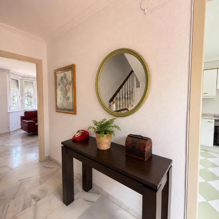Torremolinos Sea View Townhouse, Pool, BBQ & Workspace - Magnolia Properties - Casa de 3 dormitorios - 13