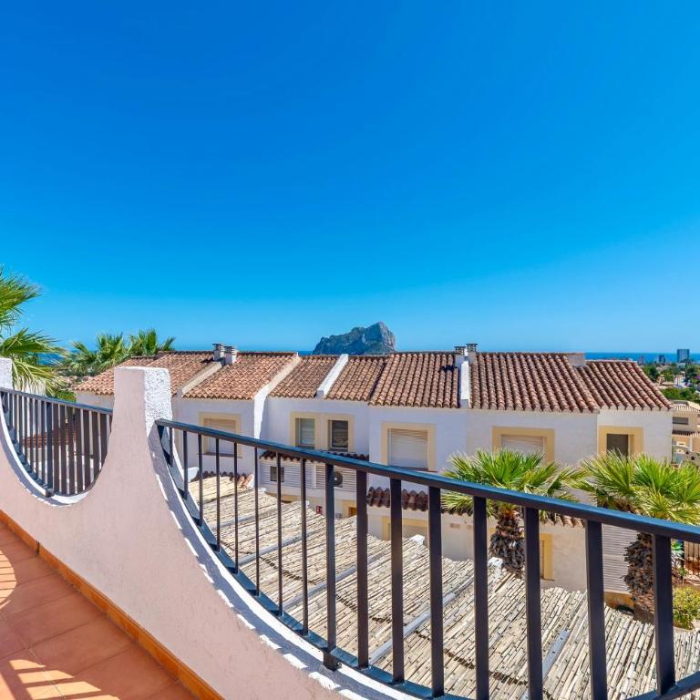 Casa Flora Bungalow con piscinas en Calp - Three-Bedroom Apartment - 18