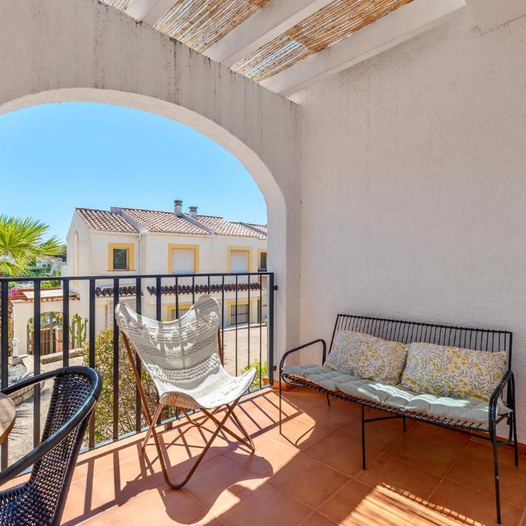 Casa Flora Bungalow con piscinas en Calp - Three-Bedroom Apartment - 19