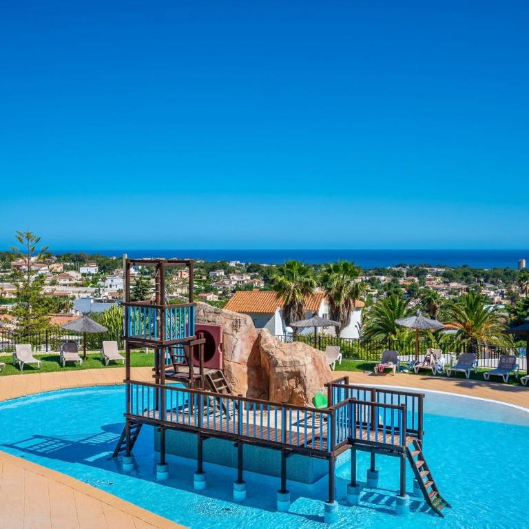 Casa Flora Bungalow con piscinas en Calp - Three-Bedroom Apartment - 24
