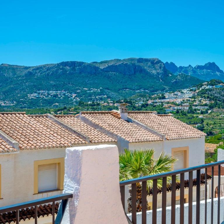 Casa Flora Bungalow con piscinas en Calp - Three-Bedroom Apartment - 55