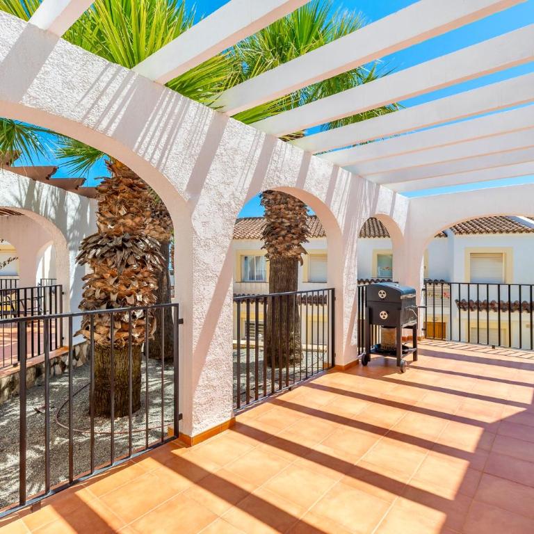 Casa Flora Bungalow con piscinas en Calp - Three-Bedroom Apartment - 41