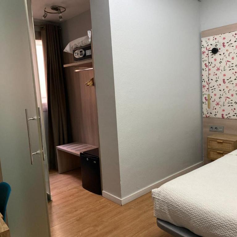 Hotel Ginebra - Single Room - 4