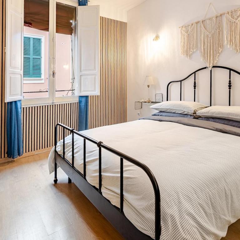 Bologna's Old Town Nouveau & Déco apartment - Two-Bedroom Apartment - 2