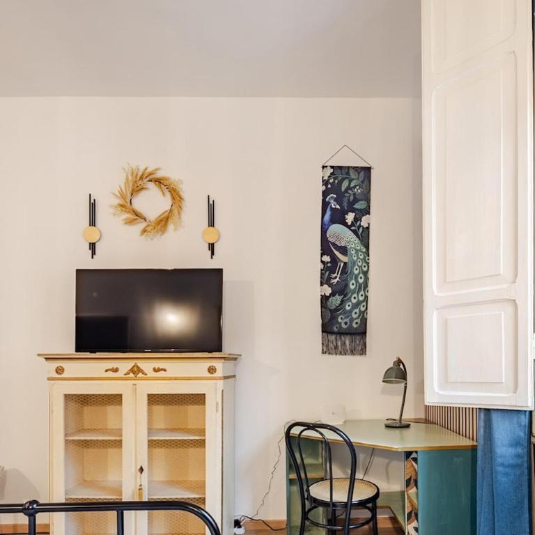 Bologna's Old Town Nouveau & Déco apartment - Two-Bedroom Apartment - 4