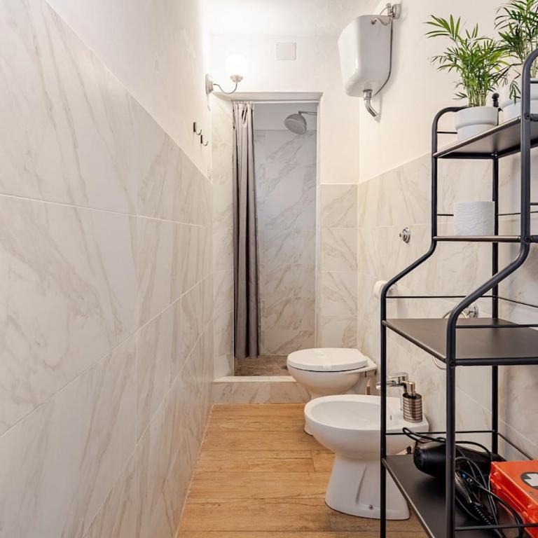 Bologna's Old Town Nouveau & Déco apartment - Two-Bedroom Apartment - 16