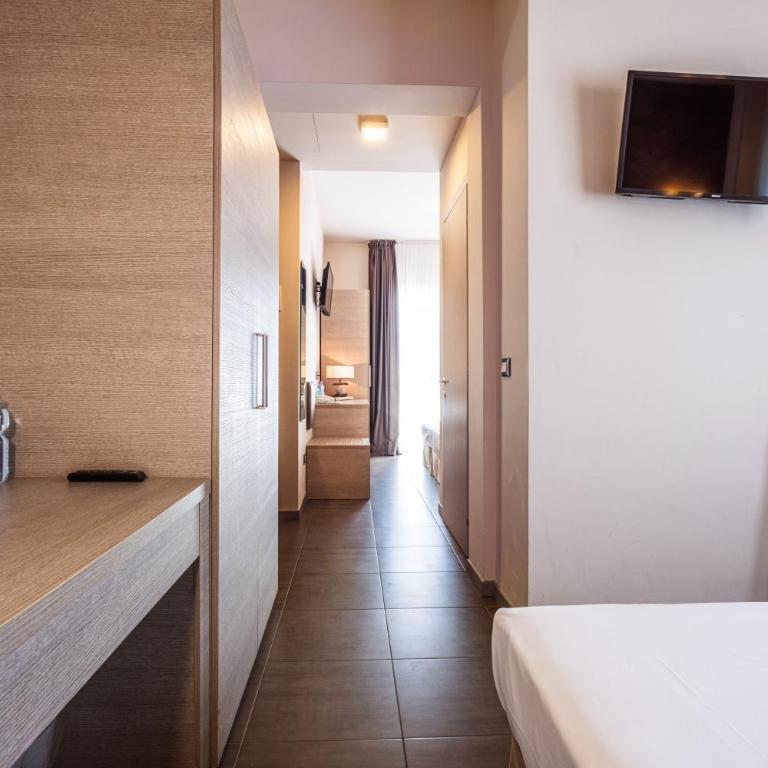 Hotel Helvetia - Camera Familiare - 3