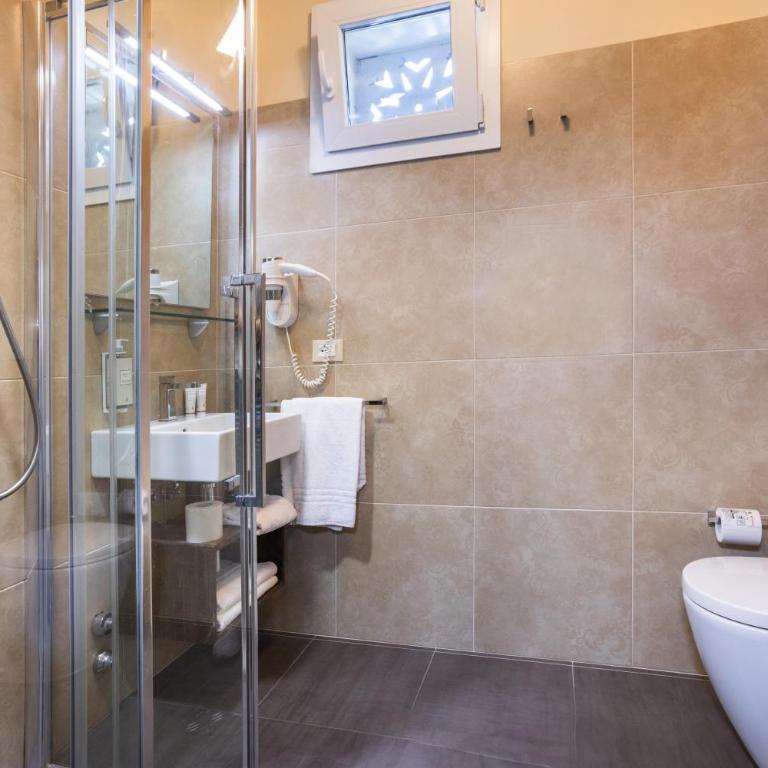 Hotel Helvetia - Camera Matrimoniale Comfort - 3
