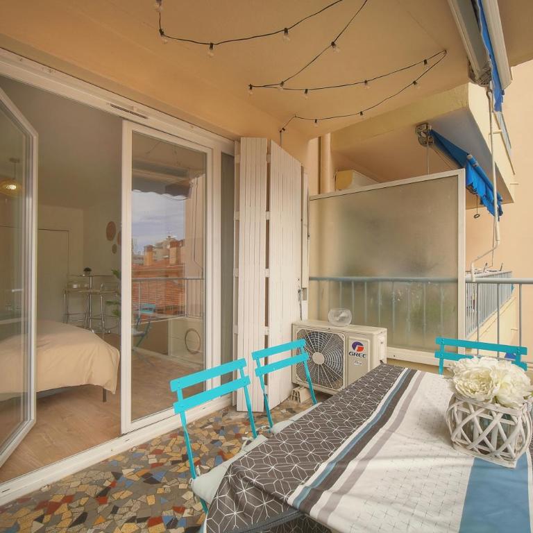 FRGK 'Wilson Palace' AC WIFI FIBRE Terrasse 5min des Plages - Studio Apartment with Balcony - 24