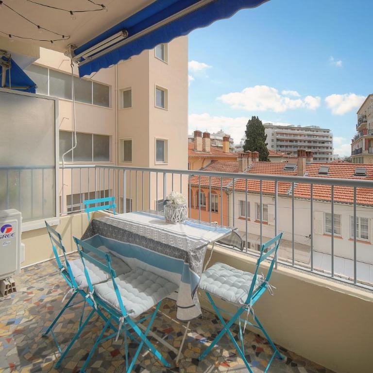 FRGK 'Wilson Palace' AC WIFI FIBRE Terrasse 5min des Plages - Studio Apartment with Balcony - 14
