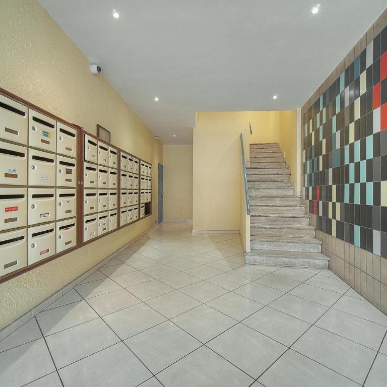 FRGK 'Wilson Palace' AC WIFI FIBRE Terrasse 5min des Plages - Studio Apartment with Balcony - 28
