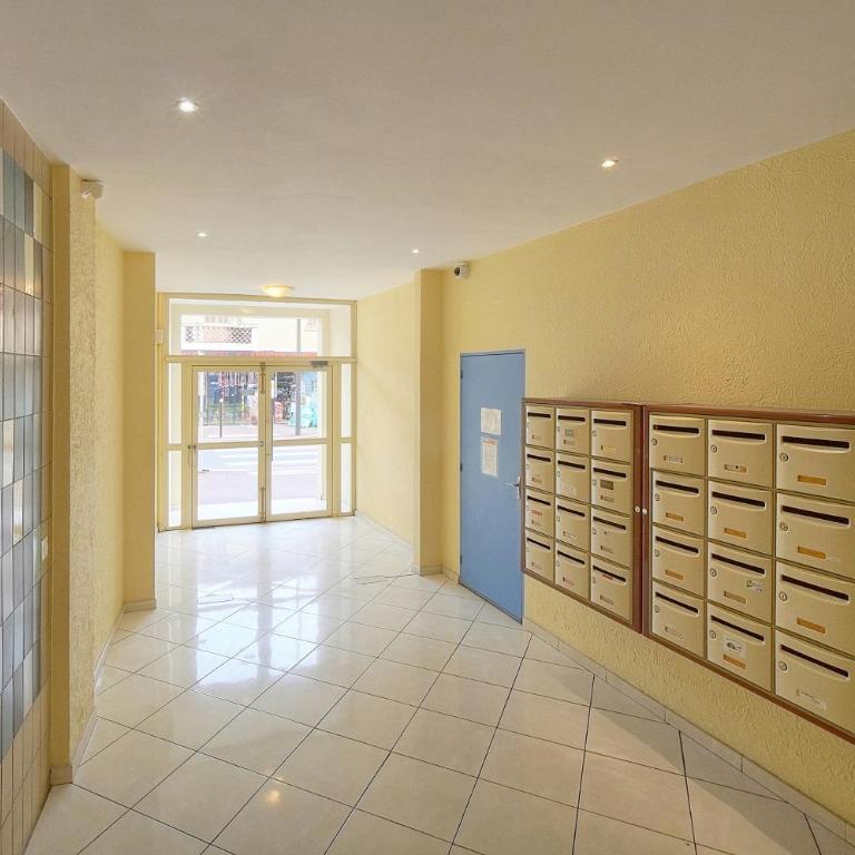 FRGK 'Wilson Palace' AC WIFI FIBRE Terrasse 5min des Plages - Studio Apartment with Balcony - 35