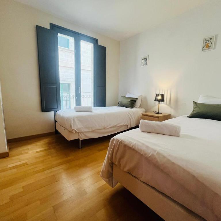 Two bedroom apartment behind the Rambla - Apartamento de 2 dormitorios - 7