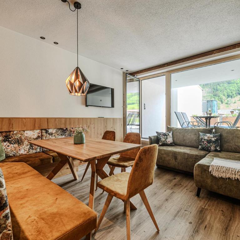 Zillertaler Hofchalets Schustererhof - Apartment mit 2 Schlafzimmern und Terrasse - 15