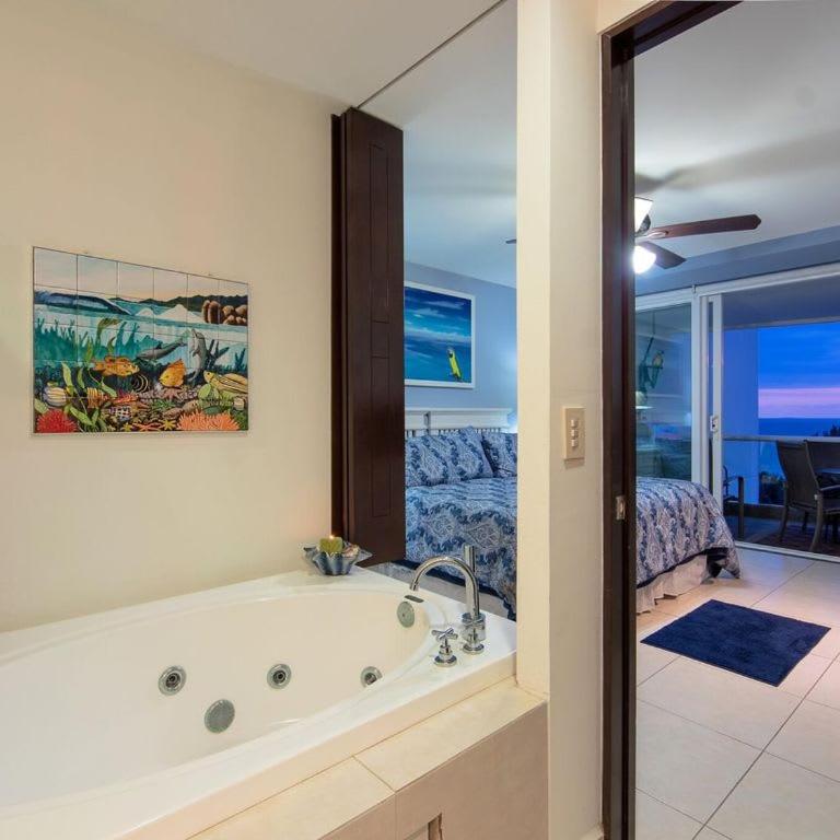 Breathtaking Villa Magna Beachfront Condo 3 Bedrooms Sleeps 6 - Apartamento - 21