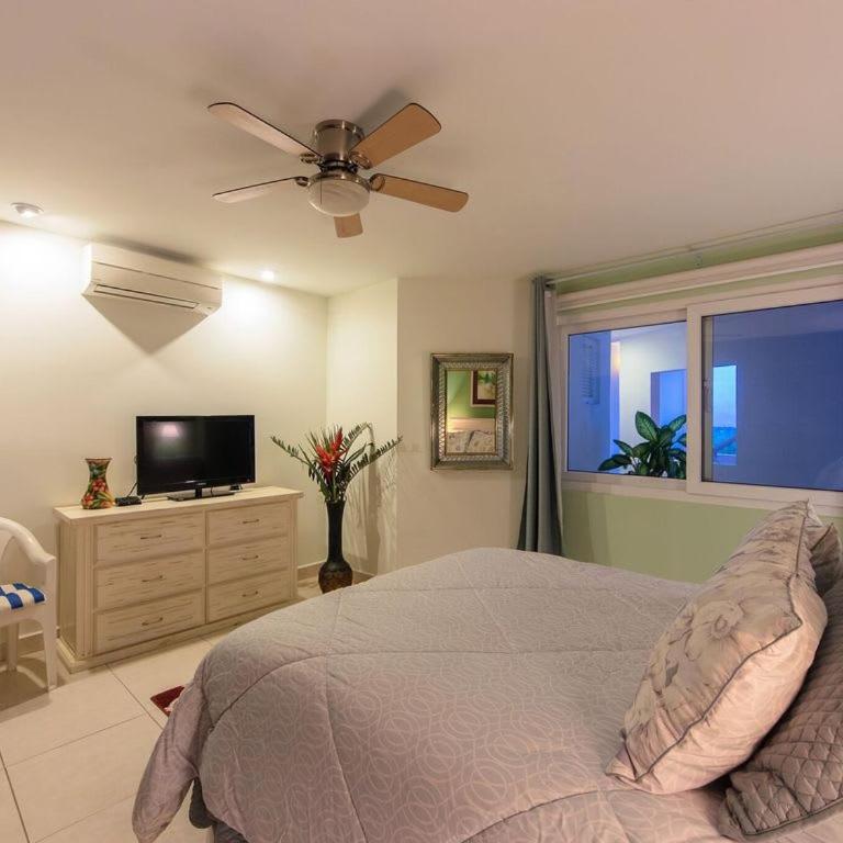 Breathtaking Villa Magna Beachfront Condo 3 Bedrooms Sleeps 6 - Apartamento - 24