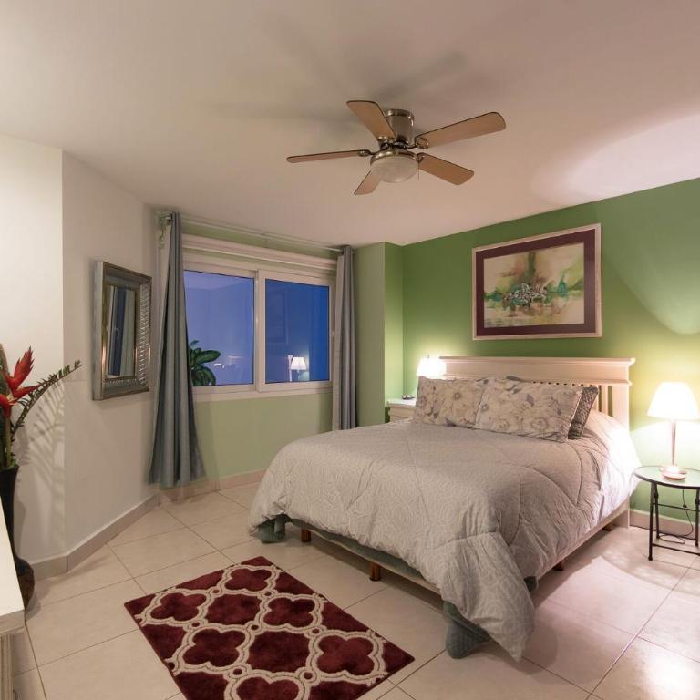 Breathtaking Villa Magna Beachfront Condo 3 Bedrooms Sleeps 6 - Apartamento - 52